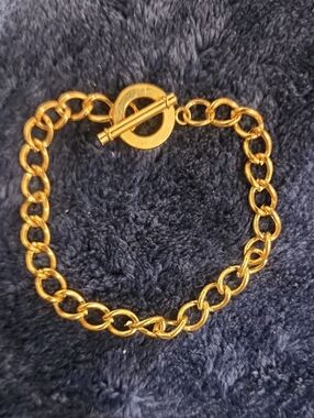Gold Chain Toggle Bracelet - Classic Women's Jewelry